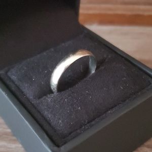 14K White Gold Wedding Band